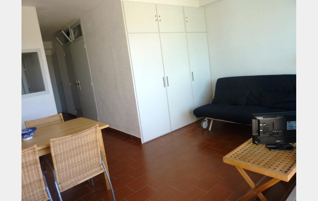 API AGENCE : Apartment | LE GRAU-DU-ROI (30240) | 31 m2 | 334 € 