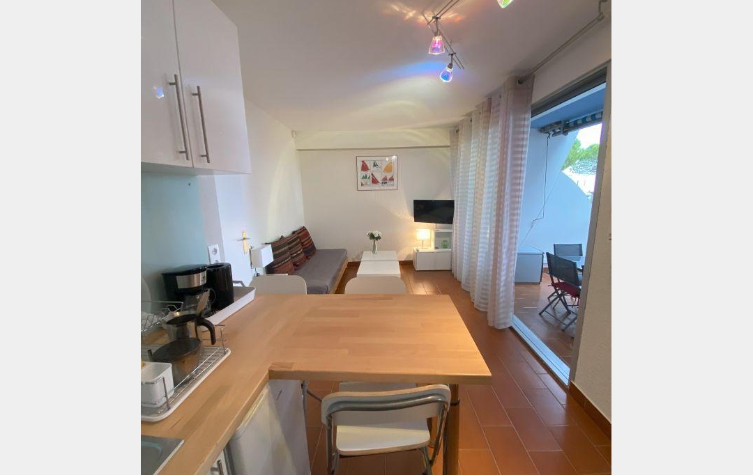 API AGENCE : Apartment | LE GRAU-DU-ROI (30240) | 24 m2 | 270 € 