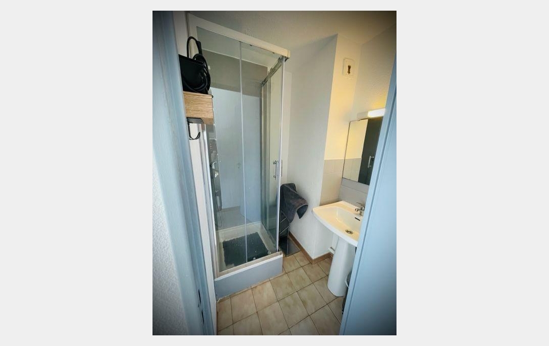 API AGENCE : Apartment | LE GRAU-DU-ROI (30240) | 24 m2 | 250 € 