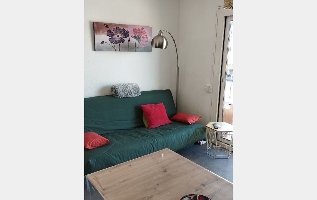 API AGENCE : Apartment | LE GRAU-DU-ROI (30240) | 38 m2 | 400 € 