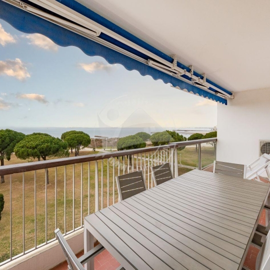  API AGENCE : Apartment | LE GRAU-DU-ROI (30240) | 70 m2 | 613 € 