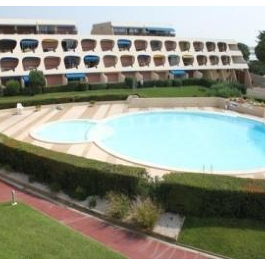 API AGENCE : Appartement | LE GRAU-DU-ROI (30240) | 18.00m2 | 270 € 