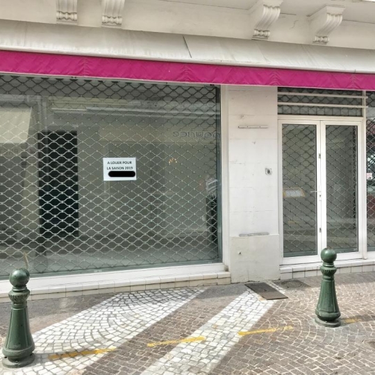  API AGENCE : Commercial | LE GRAU-DU-ROI (30240) | 35 m2 | 900 € 