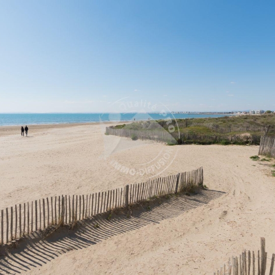  API AGENCE : Apartment | LE GRAU-DU-ROI (30240) | 32 m2 | 413 € 