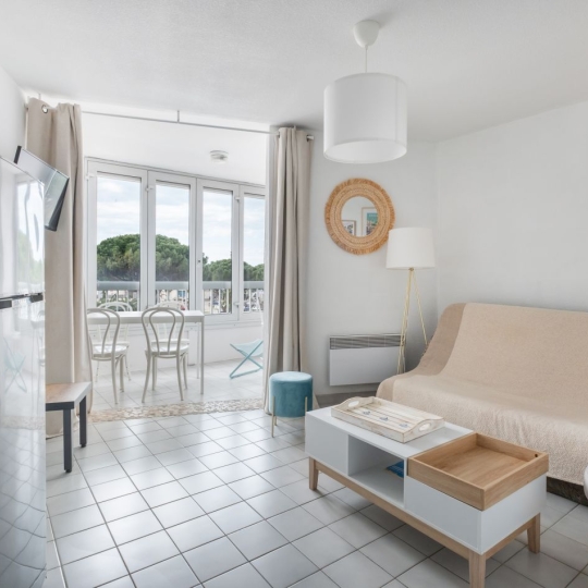  API AGENCE : Apartment | LE GRAU-DU-ROI (30240) | 30 m2 | 350 € 