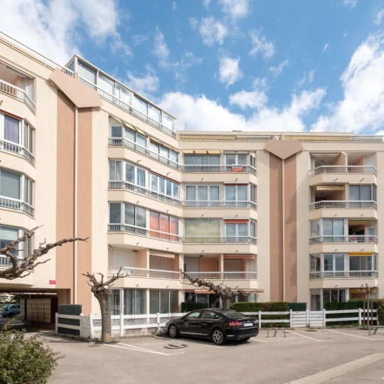  API AGENCE : Apartment | LE GRAU-DU-ROI (30240) | 30 m2 | 350 € 