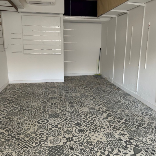  API AGENCE : Local / Bureau | LE GRAU-DU-ROI (30240) | 25 m2 | 720 € 