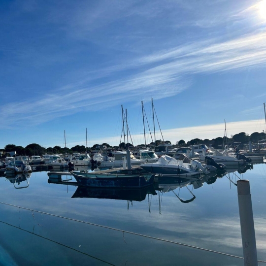  API AGENCE : Apartment | LE GRAU-DU-ROI (30240) | 33 m2 | 205 000 € 