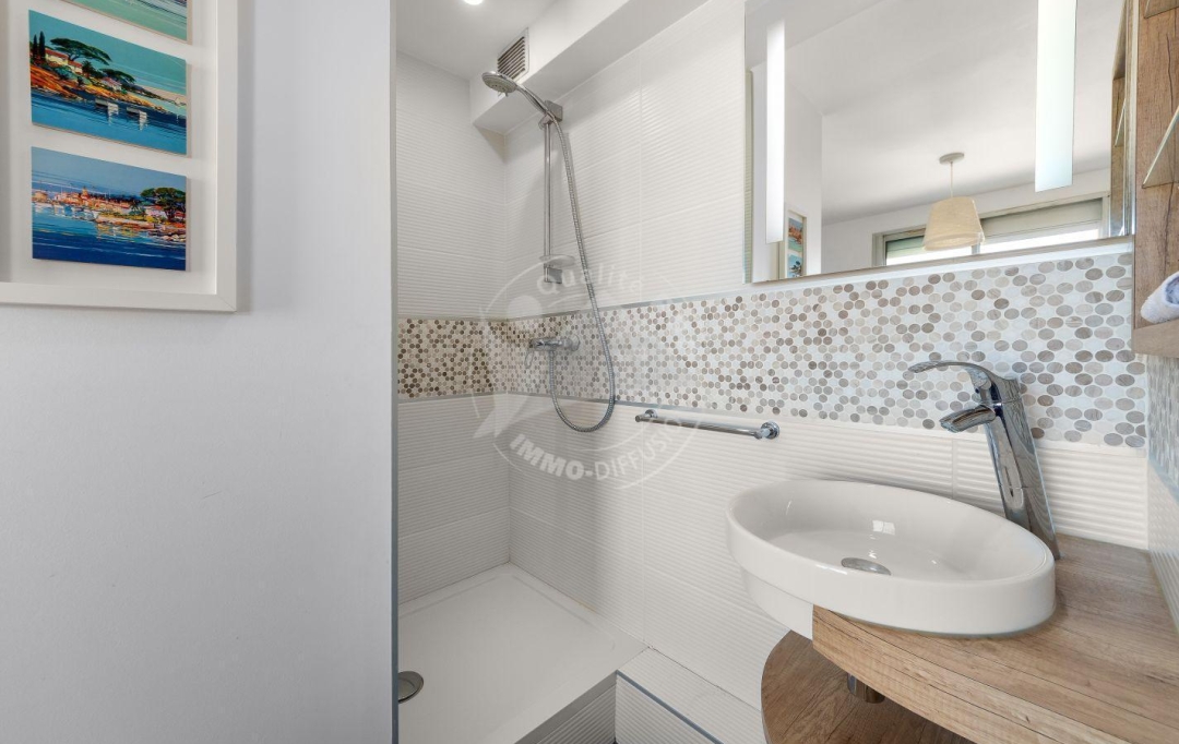 API AGENCE : Apartment | LE GRAU-DU-ROI (30240) | 33 m2 | 374 € 