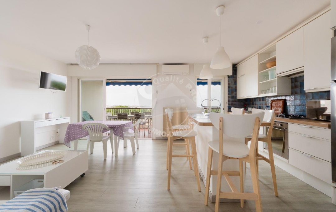 API AGENCE : Apartment | LE GRAU-DU-ROI (30240) | 70 m2 | 613 € 