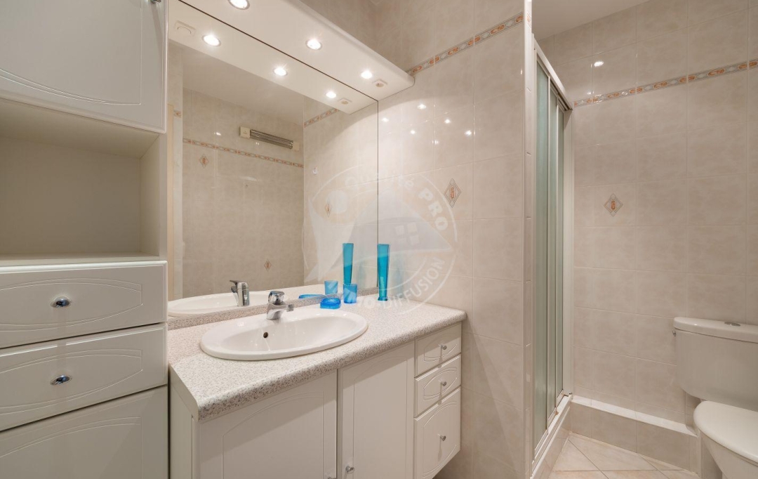 API AGENCE : Apartment | LE GRAU-DU-ROI (30240) | 59 m2 | 380 € 