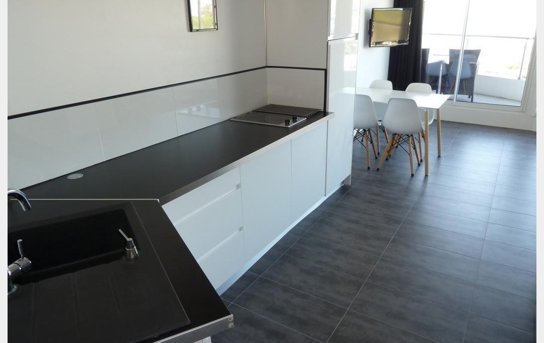 API AGENCE : Apartment | LE GRAU-DU-ROI (30240) | 33 m2 | 500 € 