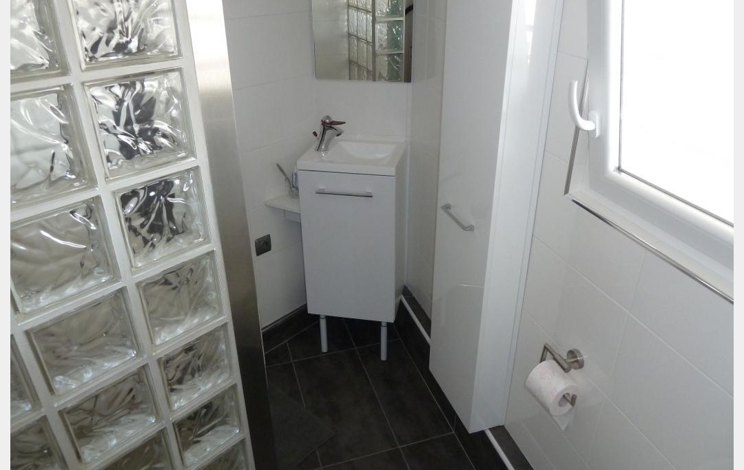 API AGENCE : Apartment | LE GRAU-DU-ROI (30240) | 33 m2 | 500 € 