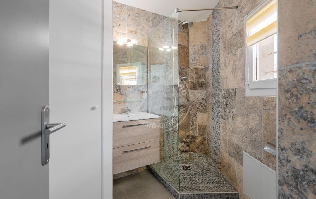 API AGENCE : Apartment | LE GRAU-DU-ROI (30240) | 32 m2 | 413 € 