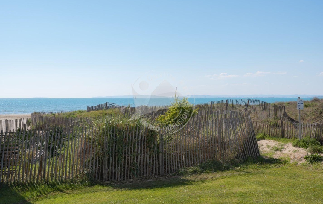 API AGENCE : Apartment | LE GRAU-DU-ROI (30240) | 32 m2 | 413 € 