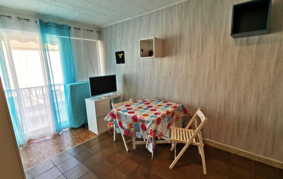 API AGENCE : Apartment | LE GRAU-DU-ROI (30240) | 20 m2 | 200 € 