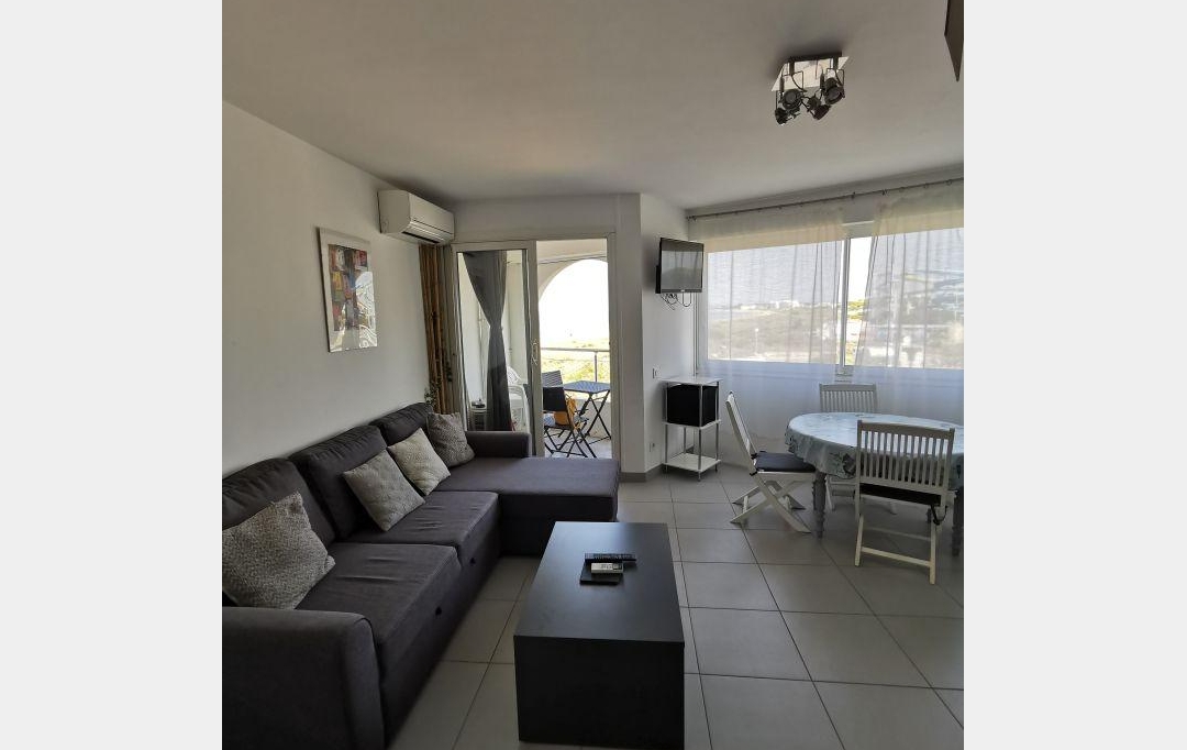 API AGENCE : Apartment | LE GRAU-DU-ROI (30240) | 36 m2 | 360 € 