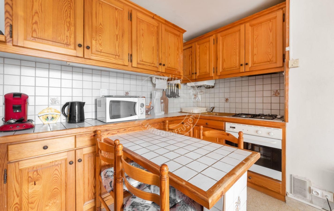 API AGENCE : Apartment | LE GRAU-DU-ROI (30240) | 32 m2 | 420 € 