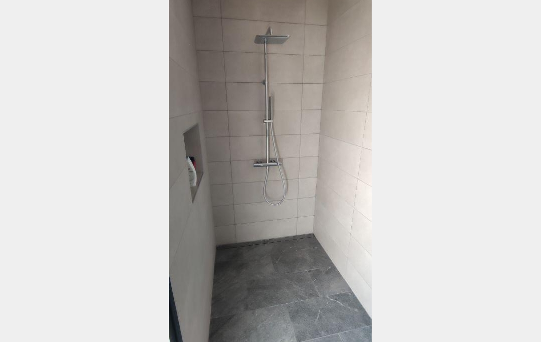 API AGENCE : Apartment | LE GRAU-DU-ROI (30240) | 72 m2 | 570 € 