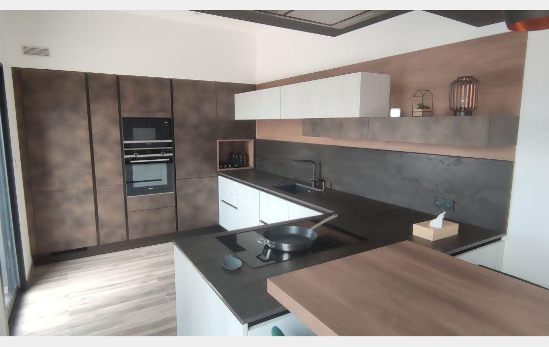 API AGENCE : Apartment | LE GRAU-DU-ROI (30240) | 72 m2 | 570 € 