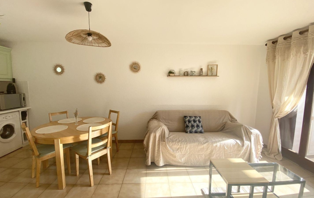 API AGENCE : Apartment | LE GRAU-DU-ROI (30240) | 36 m2 | 320 € 