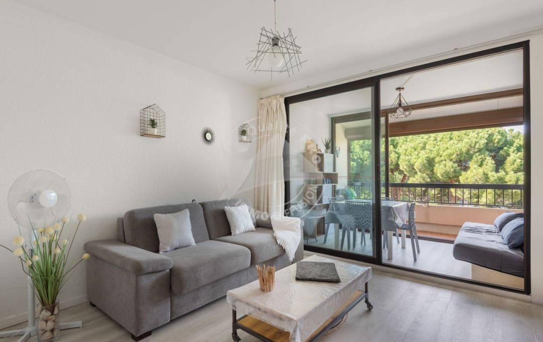 API AGENCE : Apartment | LE GRAU-DU-ROI (30240) | 35 m2 | 300 € 