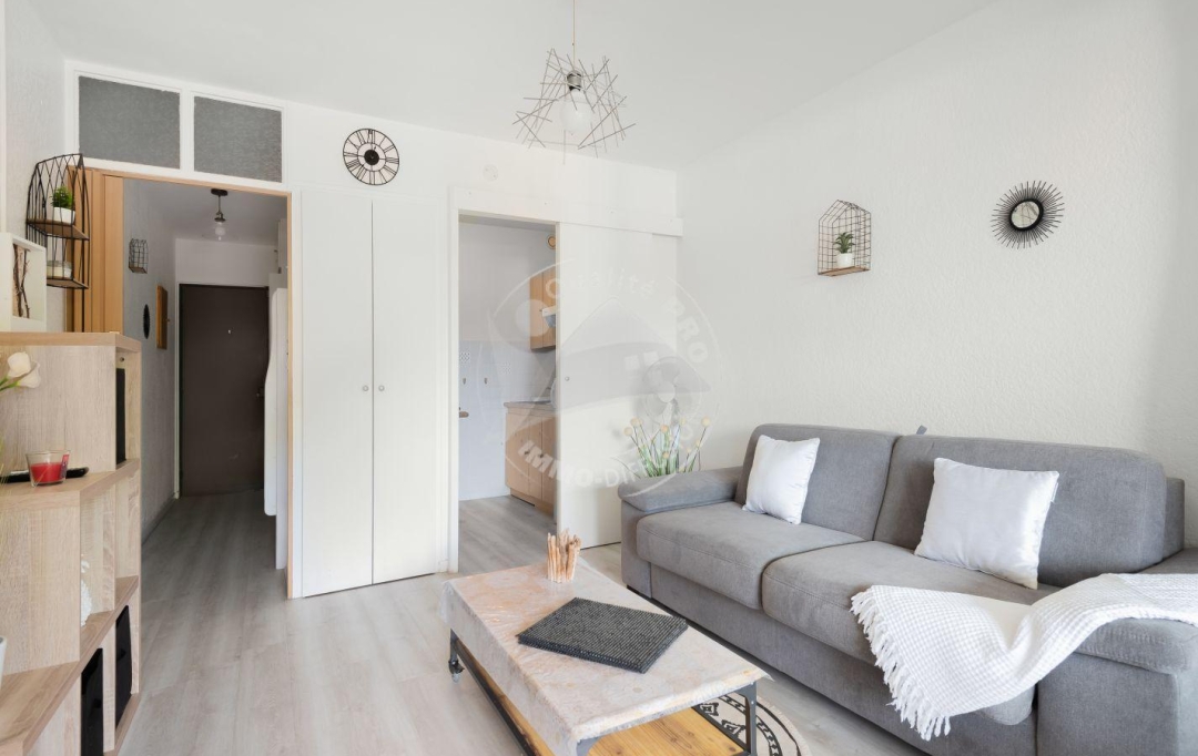 API AGENCE : Apartment | LE GRAU-DU-ROI (30240) | 35 m2 | 300 € 