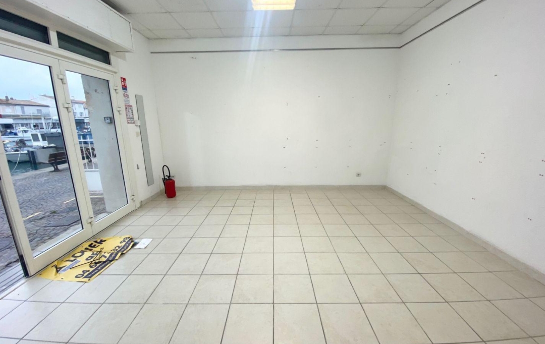 API AGENCE : Office | LE GRAU-DU-ROI (30240) | 37 m2 | 1 050 € 