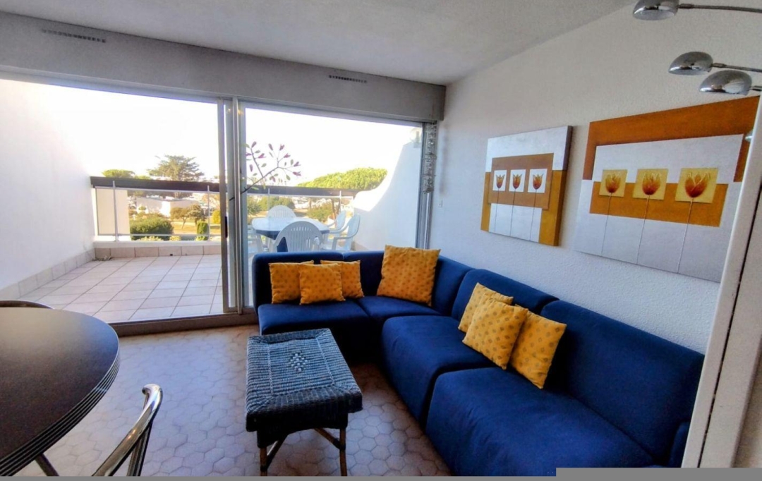 API AGENCE : Apartment | LE GRAU-DU-ROI (30240) | 37 m2 | 830 € 