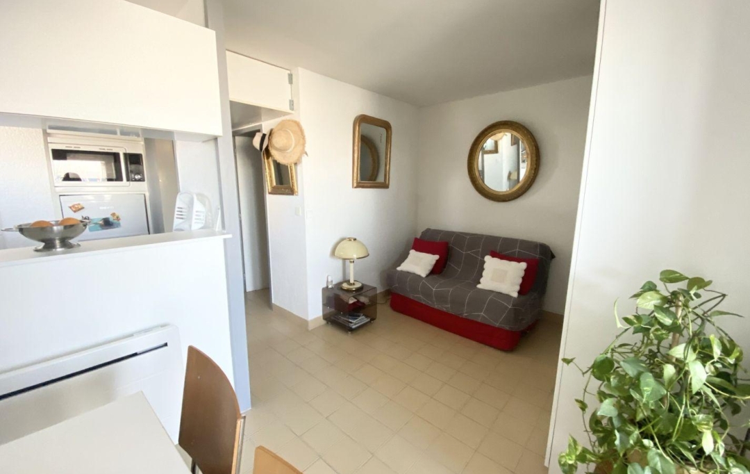 API AGENCE : Apartment | LE GRAU-DU-ROI (30240) | 30 m2 | 720 € 