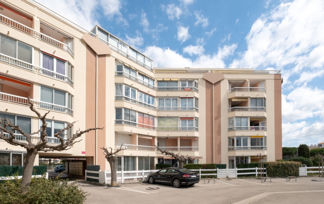 API AGENCE : Apartment | LE GRAU-DU-ROI (30240) | 30 m2 | 350 € 