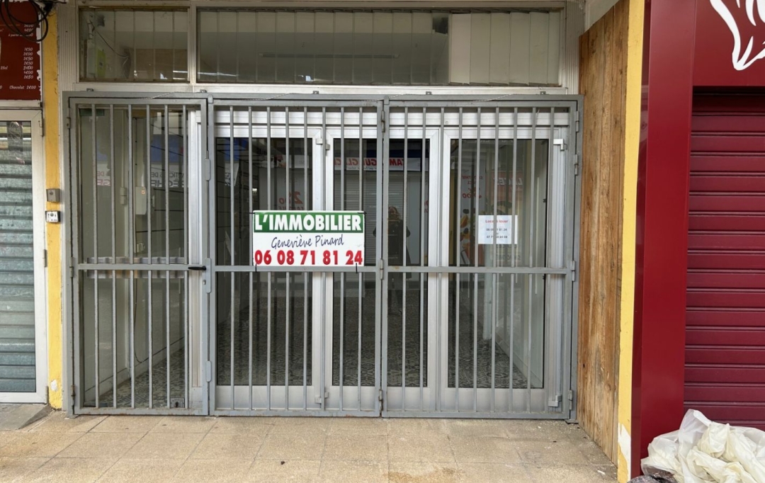 API AGENCE : Local / Bureau | LE GRAU-DU-ROI (30240) | 25 m2 | 720 € 