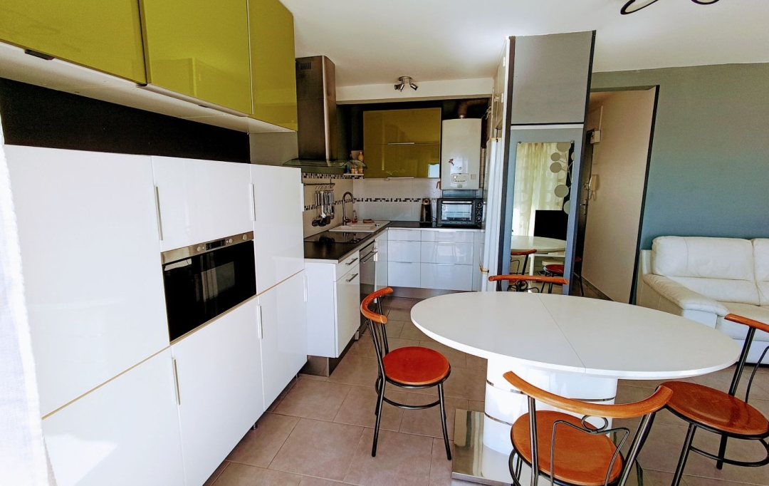 API AGENCE : Apartment | LE GRAU-DU-ROI (30240) | 30 m2 | 450 € 