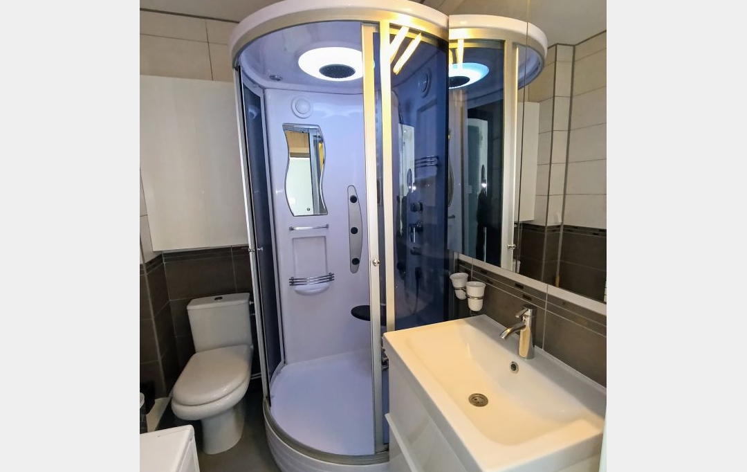 API AGENCE : Apartment | LE GRAU-DU-ROI (30240) | 30 m2 | 450 € 