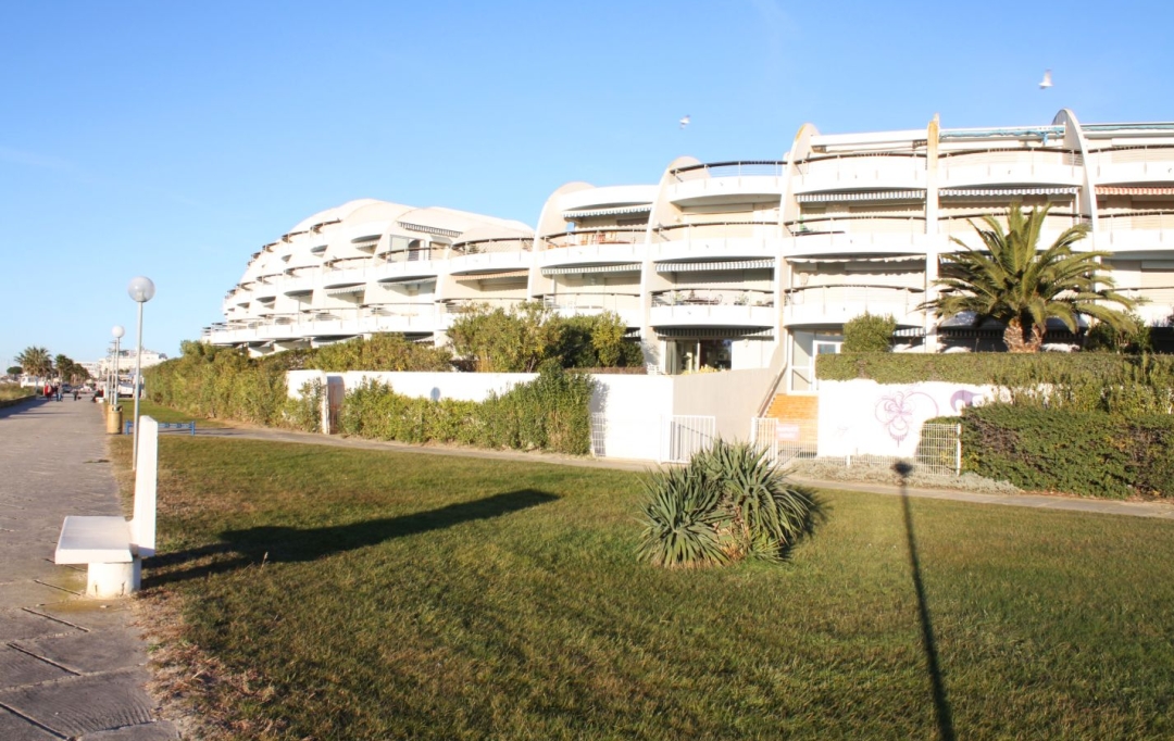 API AGENCE : Apartment | LE GRAU-DU-ROI (30240) | 33 m2 | 580 € 