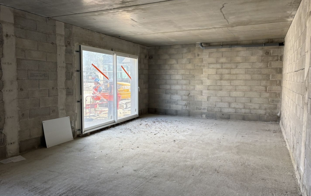 API AGENCE : Local / Bureau | LE GRAU-DU-ROI (30240) | 41 m2 | 750 € 