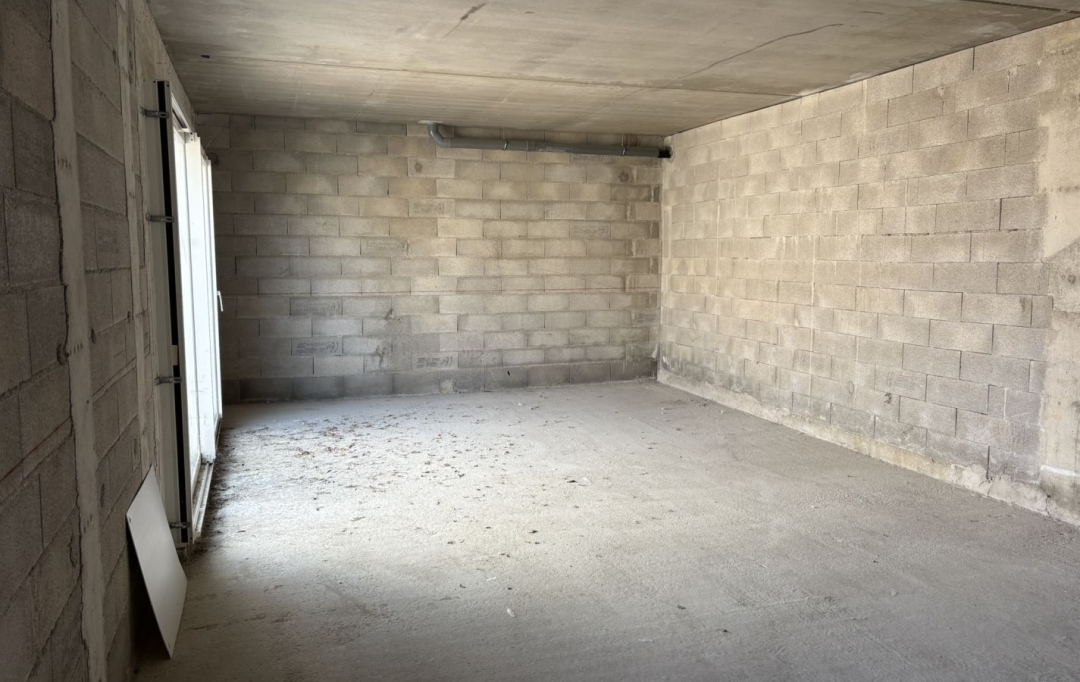API AGENCE : Local / Bureau | LE GRAU-DU-ROI (30240) | 41 m2 | 750 € 
