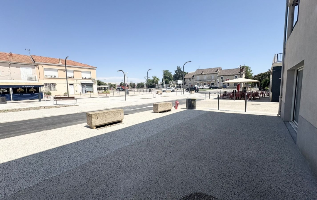 API AGENCE : Local / Bureau | LE GRAU-DU-ROI (30240) | 41 m2 | 750 € 