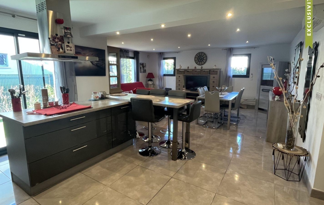 API AGENCE : Maison / Villa | AIMARGUES (30470) | 125 m2 | 450 000 € 