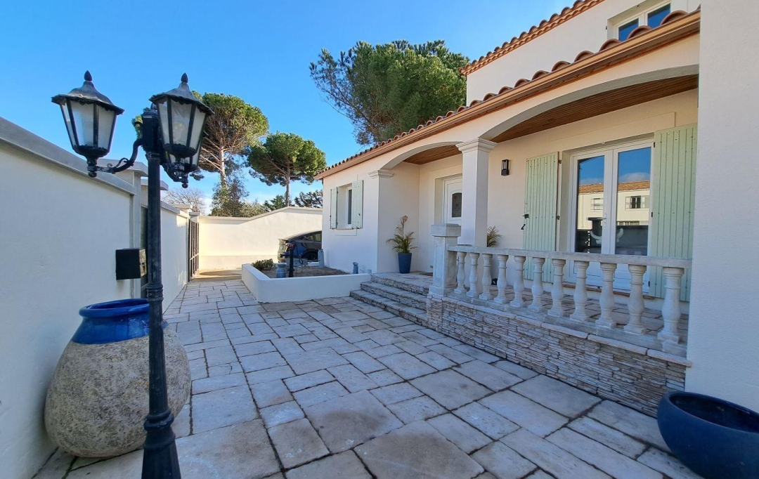 API AGENCE : House | AIGUES-MORTES (30220) | 150 m2 | 599 000 € 