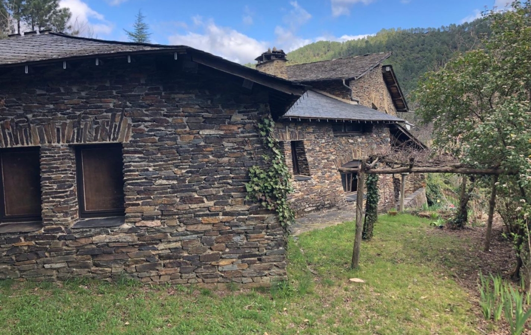 API AGENCE : House | SAINTE-CROIX-VALLEE-FRANCAISE (48110) | 275 m2 | 550 000 € 