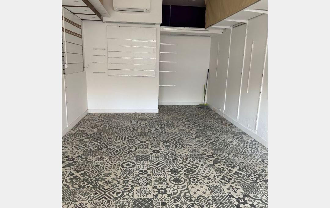 API AGENCE : Local / Bureau | LE GRAU-DU-ROI (30240) | 24 m2 | 90 000 € 