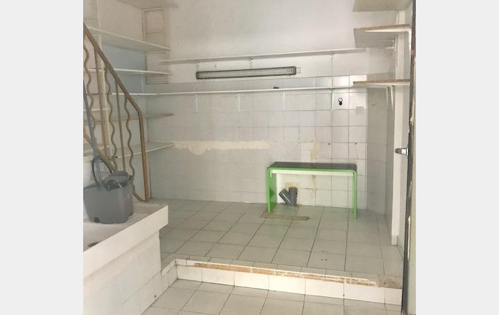 API AGENCE : Commercial | LE GRAU-DU-ROI (30240) | 35 m2 | 900 € 