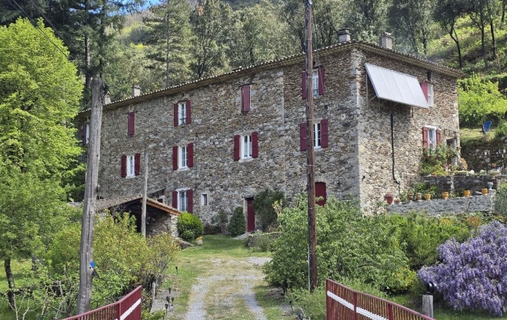  API AGENCE Domain / Estate | L'ESTRECHURE (30124) | 321 m2 | 572 000 € 